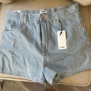 Women's Wrangler shorts NWT